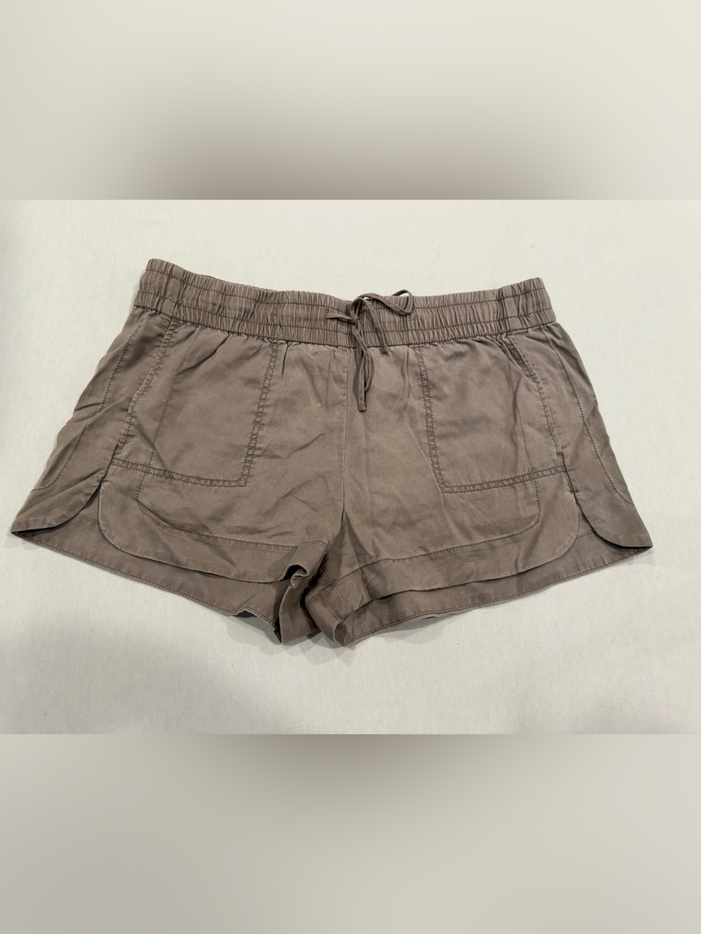 Express Women's Drawstring Casual Shorts in Taupe Brown Size Large